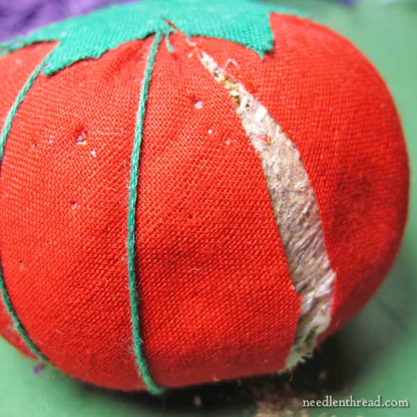 Why are pincushions frequently made to resemble tomatoes? - Threads