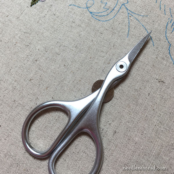 Embroidery Scissors - curved blade - Ring Lock System Line