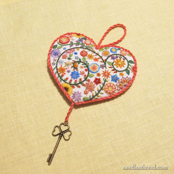 Heart Hugger Cat Embroidery Design – Daily Embroidery